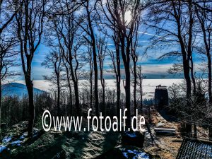Read more about the article Nebel im Dorf – Sonne am Berg